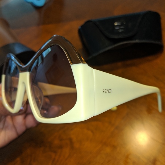 Fendi shades AUTHENTIC